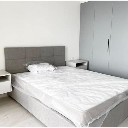 Most City Area 2-Bedroom Lux, Ekaterinoslav Square Dnipro Eksteriør billede