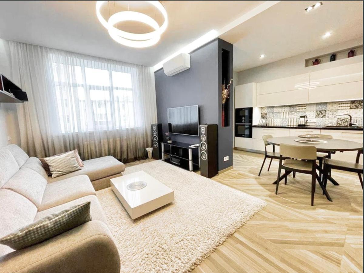 Most City Area 2-Bedroom Lux, Ekaterinoslav Square Dnipro Eksteriør billede